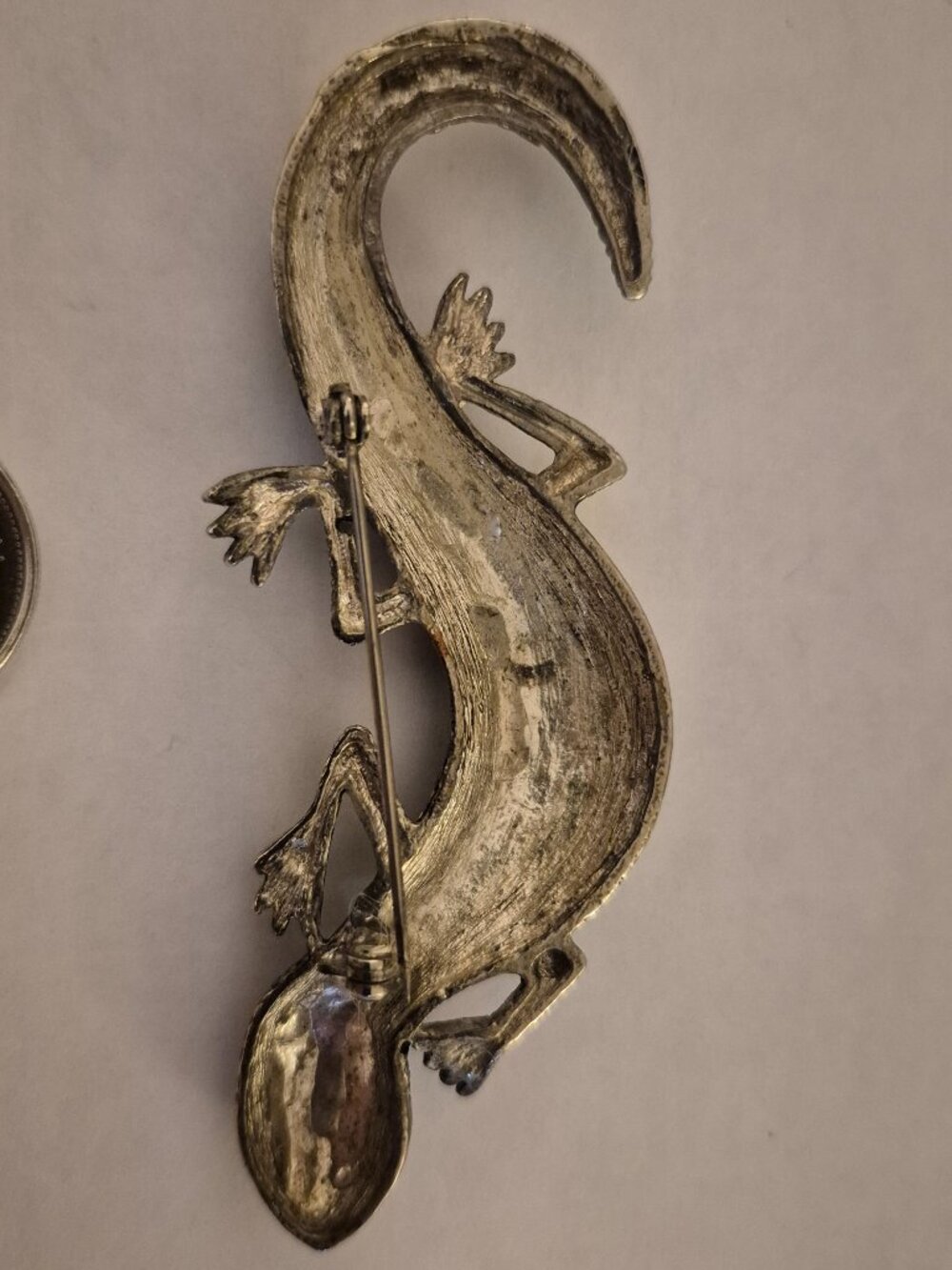 Textured Lizard Brooch - Picture 3 of 3